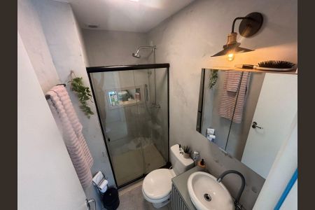 Apartamento à venda com 54m², 2 quartos e 1 vaga Apartamento à venda com 54m², 2 quartos e 1 vagaBanheiro social