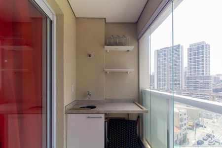 Apartamento à venda com 28m², 1 quarto e 1 vaga Apartamento à venda com 28m², 1 quarto e 1 vagaVaranda