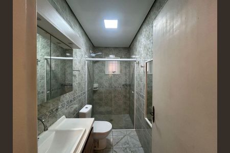 Casa para alugar com 145m², 2 quartos e 2 vagasBanheiro social