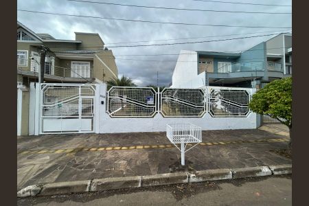 Casa para alugar com 145m², 2 quartos e 2 vagasFachada