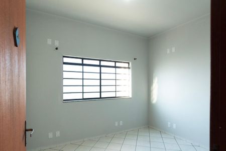 Casa para alugar com 330m², 3 quartos e 2 vagas Casa para alugar com 330m², 3 quartos e 2 vagasQuarto 2