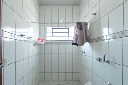Casa para alugar com 330m², 3 quartos e 2 vagas Casa para alugar com 330m², 3 quartos e 2 vagasBanheiro social
