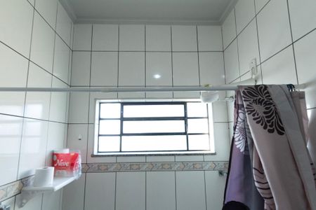 Casa para alugar com 330m², 3 quartos e 2 vagas Casa para alugar com 330m², 3 quartos e 2 vagasBanheiro social