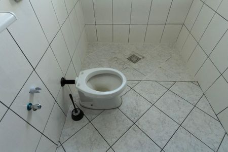 Banheiro social de casa para alugar com 3 quartos, 330m² em Jardim Ana Maria, Sorocaba