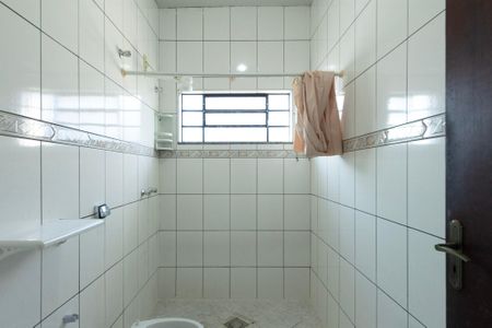 Casa para alugar com 330m², 3 quartos e 2 vagas Casa para alugar com 330m², 3 quartos e 2 vagasBanheiro social