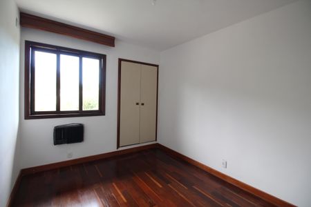 Casa à venda com 412m², 5 quartos e 3 vagasQuarto 4