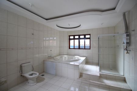 Casa à venda com 412m², 5 quartos e 3 vagasBanheiro da Suíte