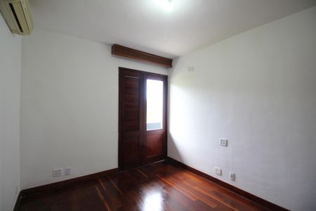 Casa à venda com 412m², 5 quartos e 3 vagasQuarto 3