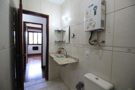 Casa à venda com 412m², 5 quartos e 3 vagasBanheiro 1