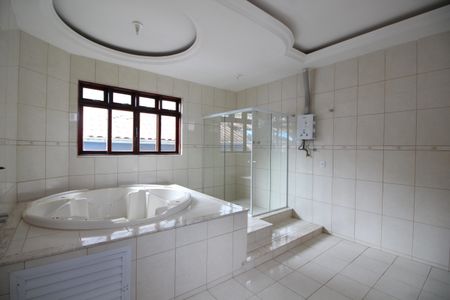 Casa à venda com 412m², 5 quartos e 3 vagasBanheiro da Suíte