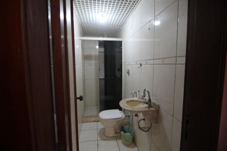 Casa à venda com 412m², 5 quartos e 3 vagasBanheiro 2