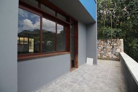 Casa à venda com 412m², 5 quartos e 3 vagasVaranda