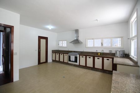 Casa à venda com 412m², 5 quartos e 3 vagasCozinha