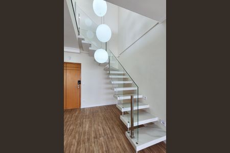 Apartamento à venda com 214m², 4 quartos e 3 vagasEscada