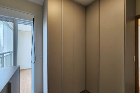 Apartamento à venda com 214m², 4 quartos e 3 vagasQuarto 2