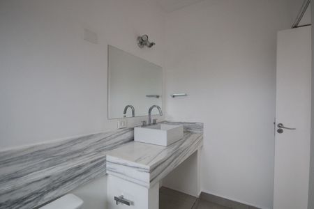 Casa à venda com 110m², 3 quartos e 2 vagas Casa à venda com 110m², 3 quartos e 2 vagasBanheiro da Suíte