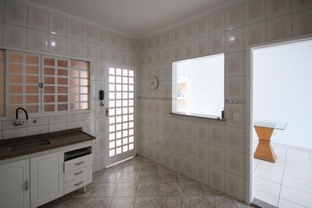 Casa à venda com 110m², 3 quartos e 2 vagas Casa à venda com 110m², 3 quartos e 2 vagasCozinha