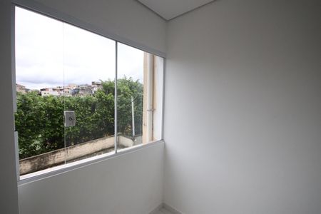 Casa à venda com 110m², 3 quartos e 2 vagas Casa à venda com 110m², 3 quartos e 2 vagasSala