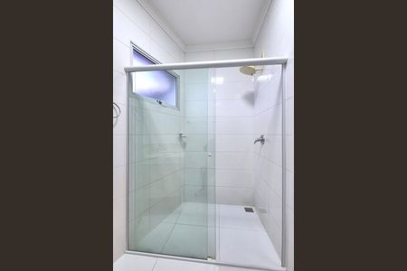 Casa de condomínio para alugar com 190m², 3 quartos e 2 vagas Casa de condomínio para alugar com 190m², 3 quartos e 2 vagasBanheiro da Suíte