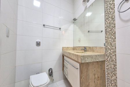 Casa de condomínio para alugar com 190m², 3 quartos e 2 vagas Casa de condomínio para alugar com 190m², 3 quartos e 2 vagasBanheiro da Suíte