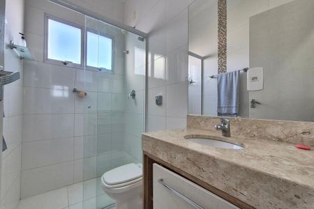 Casa de condomínio para alugar com 190m², 3 quartos e 2 vagas Casa de condomínio para alugar com 190m², 3 quartos e 2 vagasBanheiro dos Quartos