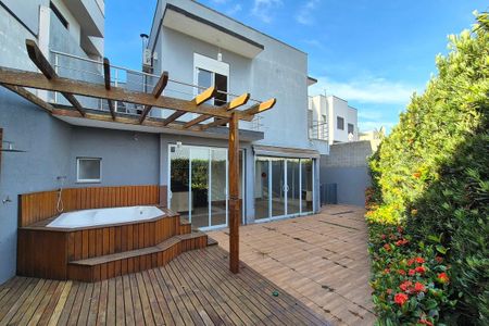 Casa de condomínio para alugar com 190m², 3 quartos e 2 vagas Casa de condomínio para alugar com 190m², 3 quartos e 2 vagasQuintal