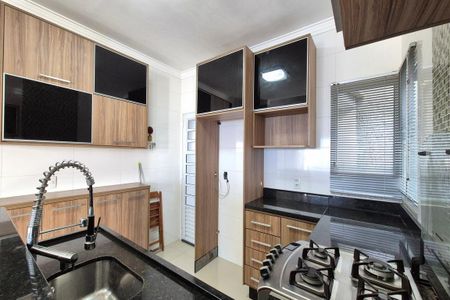 Casa de condomínio para alugar com 190m², 3 quartos e 2 vagas Casa de condomínio para alugar com 190m², 3 quartos e 2 vagasCozinha