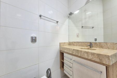 Casa de condomínio para alugar com 190m², 3 quartos e 2 vagas Casa de condomínio para alugar com 190m², 3 quartos e 2 vagasBanheiro da Suíte