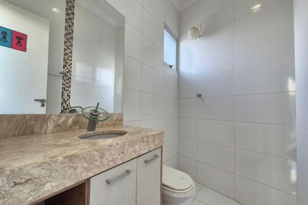 Casa de condomínio para alugar com 190m², 3 quartos e 2 vagas Casa de condomínio para alugar com 190m², 3 quartos e 2 vagasBanheiro de Serviço