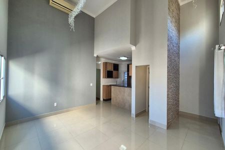 Casa de condomínio para alugar com 190m², 3 quartos e 2 vagas Casa de condomínio para alugar com 190m², 3 quartos e 2 vagasSala