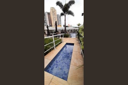 Apartamento à venda com 113m², 3 quartos e 2 vagas Apartamento à venda com 113m², 3 quartos e 2 vagasÁrea comum - Piscina