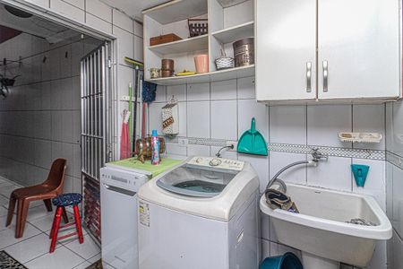 Casa à venda com 150m², 3 quartos e 2 vagas Casa à venda com 150m², 3 quartos e 2 vagasÁrea de serviço