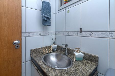 Casa à venda com 150m², 3 quartos e 2 vagas Casa à venda com 150m², 3 quartos e 2 vagasLavabo