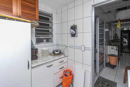 Casa à venda com 150m², 3 quartos e 2 vagas Casa à venda com 150m², 3 quartos e 2 vagasÁrea de serviço