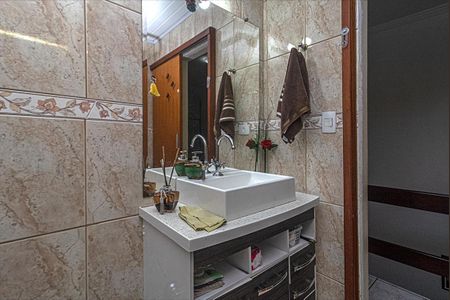 Casa à venda com 150m², 3 quartos e 2 vagas Casa à venda com 150m², 3 quartos e 2 vagasBanheiro social