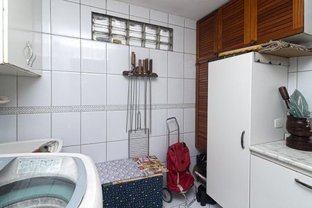 Casa à venda com 150m², 3 quartos e 2 vagas Casa à venda com 150m², 3 quartos e 2 vagasÁrea de serviço