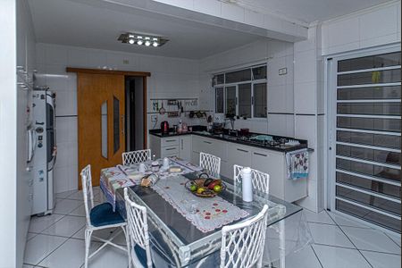 Casa à venda com 150m², 3 quartos e 2 vagas Casa à venda com 150m², 3 quartos e 2 vagasCozinha