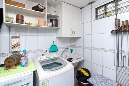 Casa à venda com 150m², 3 quartos e 2 vagas Casa à venda com 150m², 3 quartos e 2 vagasÁrea de serviço