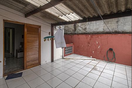 Casa à venda com 150m², 3 quartos e 2 vagas Casa à venda com 150m², 3 quartos e 2 vagasVaranda do Quarto