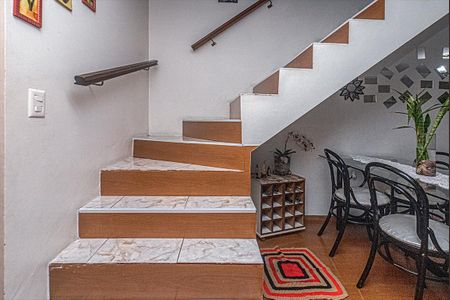 Casa à venda com 150m², 3 quartos e 2 vagas Casa à venda com 150m², 3 quartos e 2 vagasCorredor