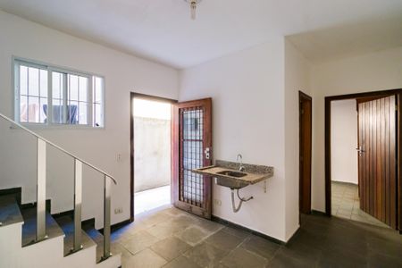 Casa para alugar com 2 quartos, 40m² em Jardim Monte Kemel, São Paulo