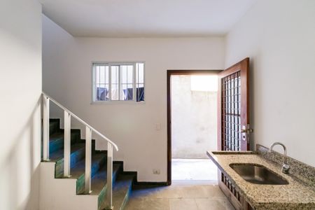 Casa para alugar com 2 quartos, 40m² em Jardim Monte Kemel, São Paulo