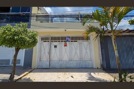 Casa à venda com 165m², 3 quartos e 2 vagasFachada