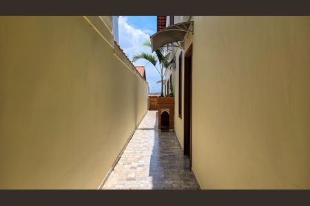 Casa à venda com 165m², 3 quartos e 2 vagasCorredor