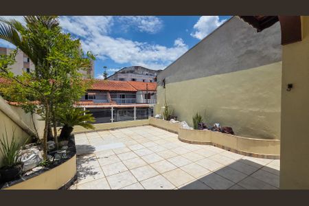 Casa à venda com 165m², 3 quartos e 2 vagasVaranda