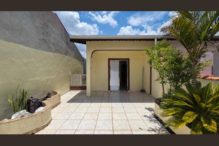 Casa à venda com 165m², 3 quartos e 2 vagasVaranda