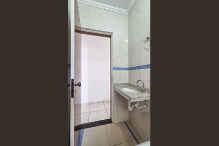 Casa à venda com 165m², 3 quartos e 2 vagasBanheiro