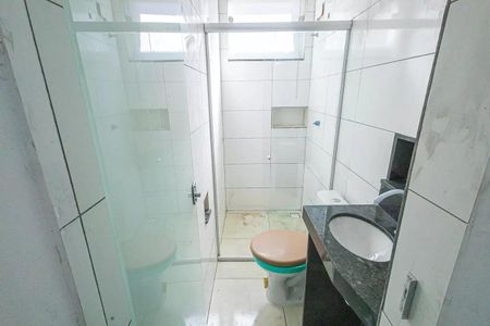 Banheiro  de kitnet/studio para alugar com 1 quarto, 30m² em Vila Maria Alta, São Paulo