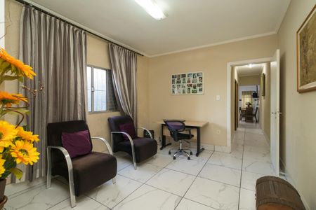 Casa à venda com 131m², 4 quartos e 2 vagasQuarto 2