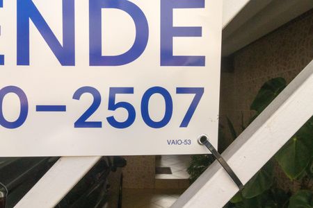 Casa à venda com 131m², 4 quartos e 2 vagasPlaca instalada